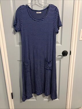 Women’s Blue and White Striped Short Sleeve Pocket Dress